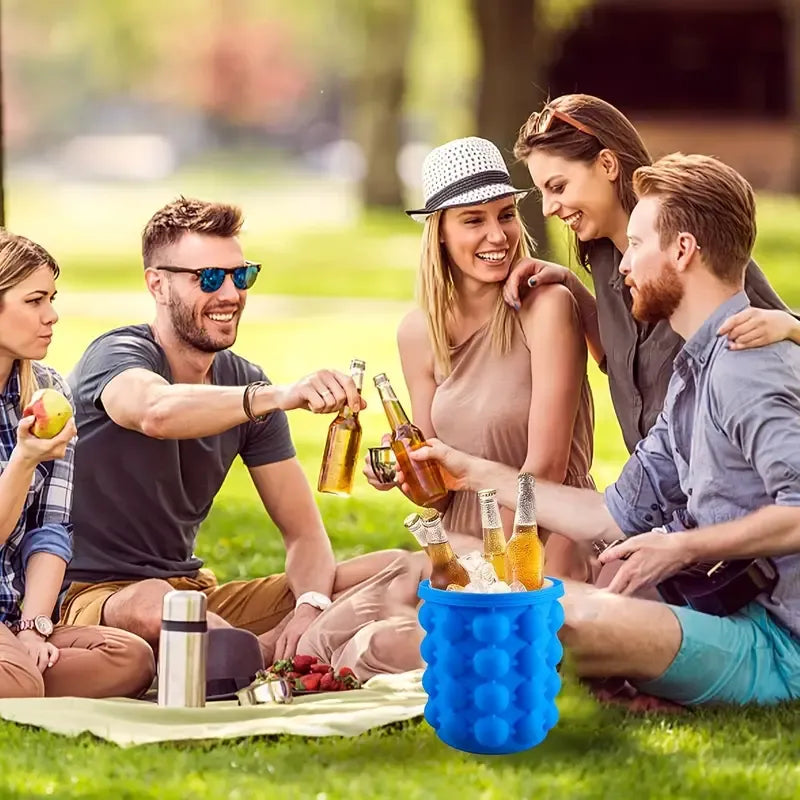 IcePro™ Compact - Cubo de hielo portátil con tapa sellada para bebidas premium